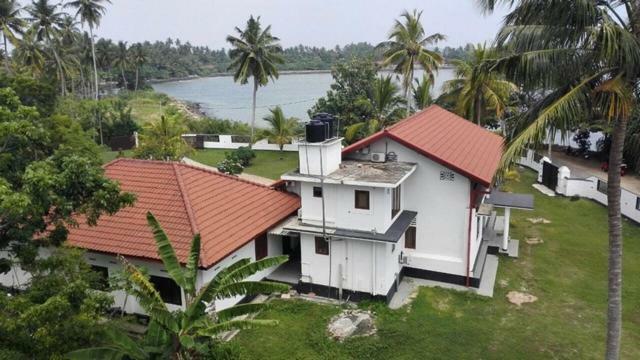 Acquabey Surf Villa Matara Extérieur photo